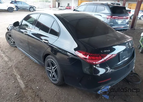 2024 Mercedes-Benz C 300 z USA, uszkodzony, nr VIN W1KAF4GB7RR235978